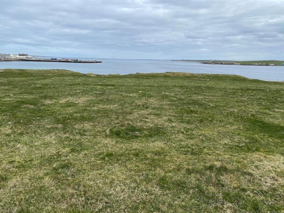 2 Bedroom House Overlooking Pierowall Bay, Westray Bagian luar foto