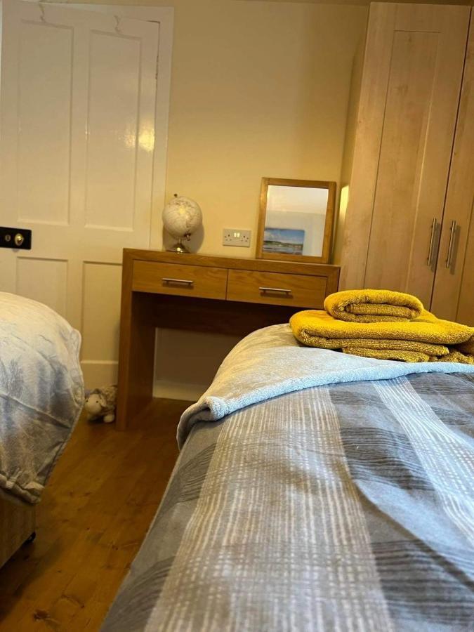 2 Bedroom House Overlooking Pierowall Bay, Westray Bagian luar foto