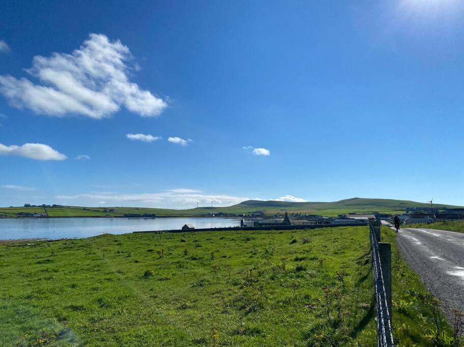 2 Bedroom House Overlooking Pierowall Bay, Westray Bagian luar foto